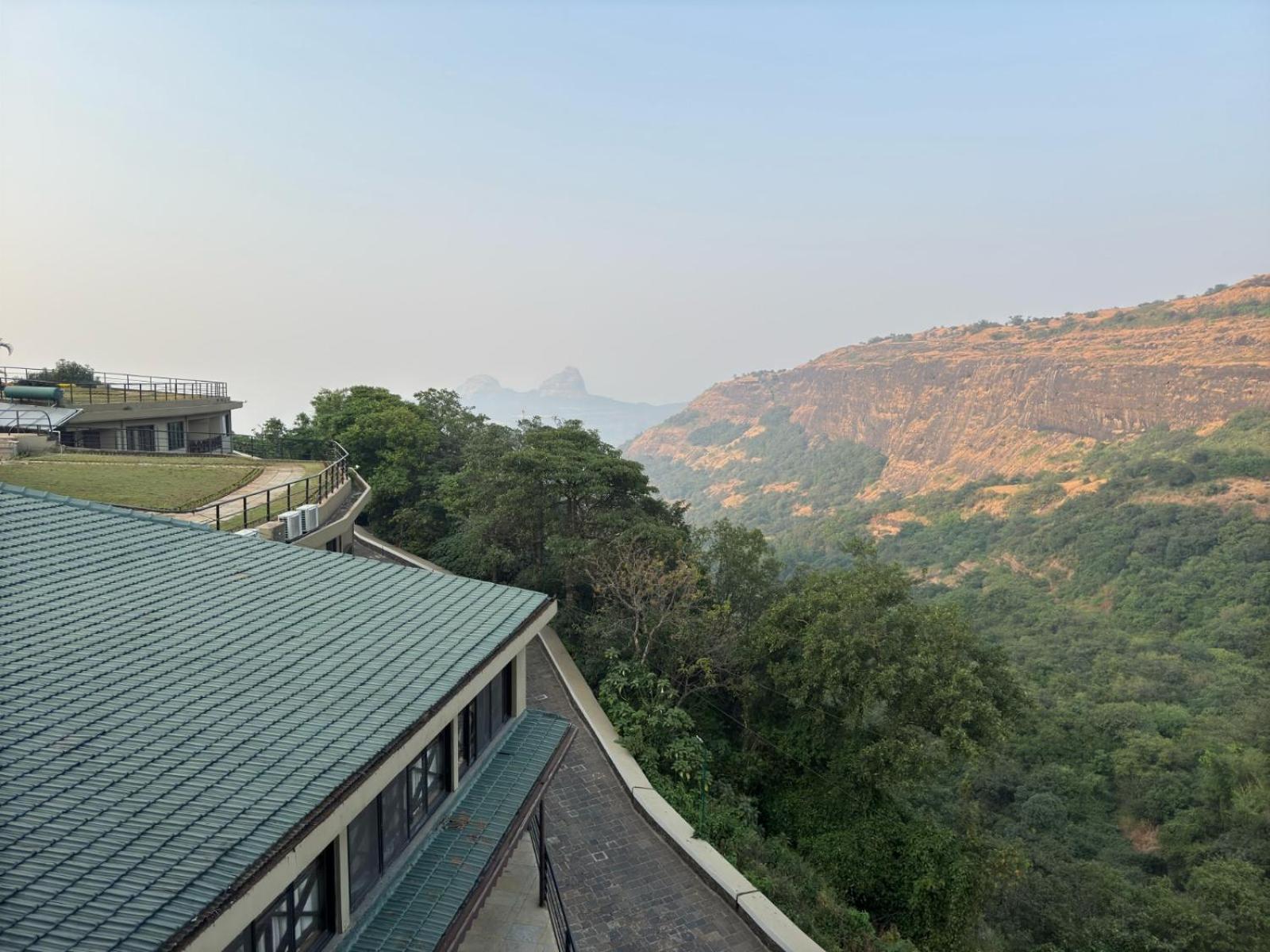 Upper Deck Resort - Stay And Relax At The Highest Peak Lonavala Eksteriør bilde