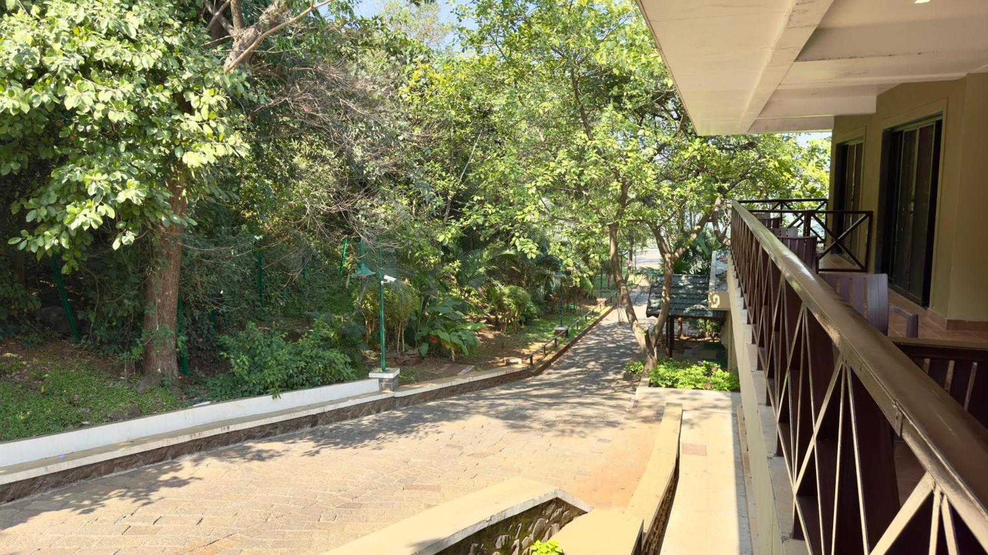 Upper Deck Resort - Stay And Relax At The Highest Peak Lonavala Eksteriør bilde